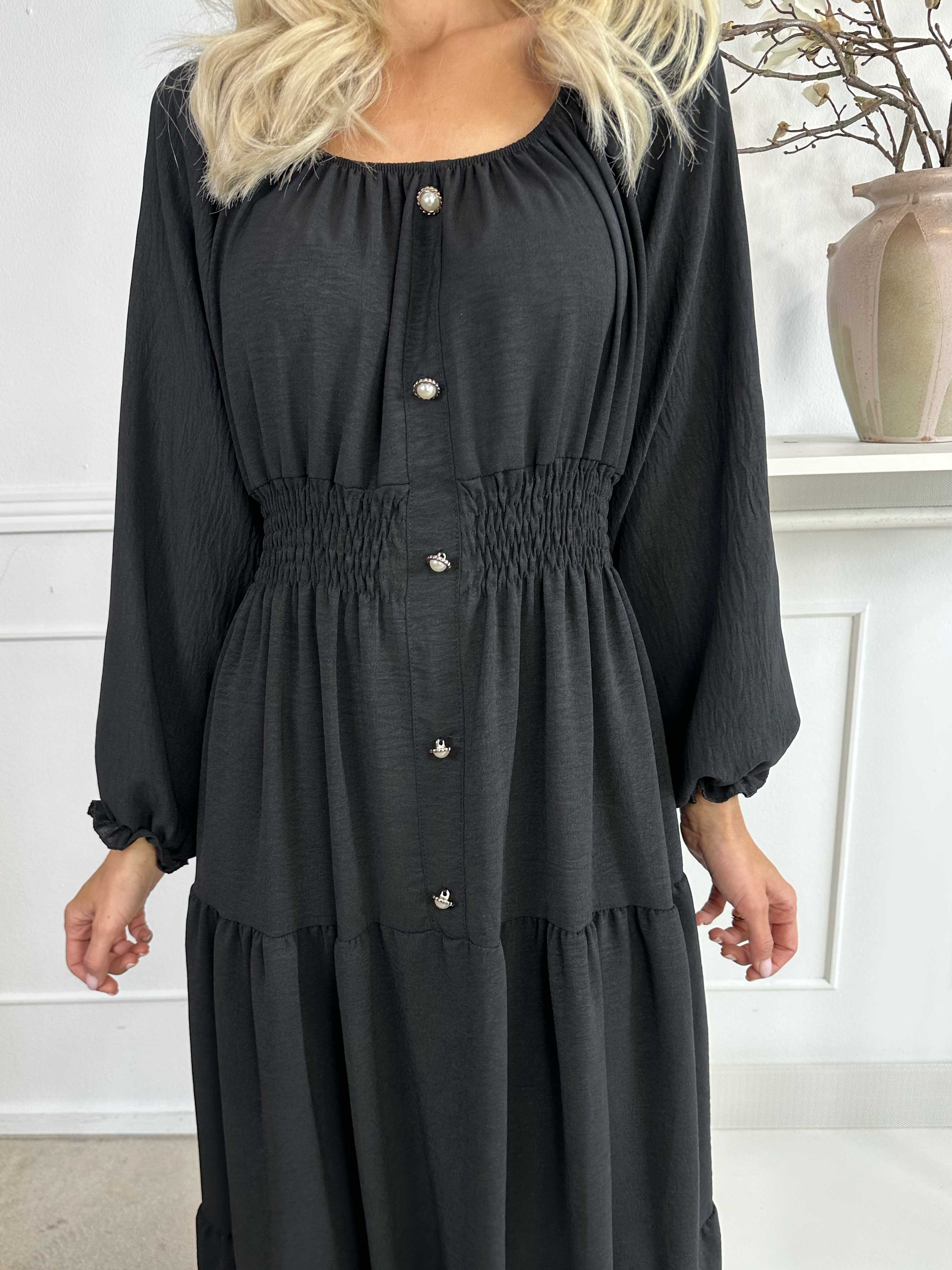 Midnight - Långklänning med smockad midja och guldknappar